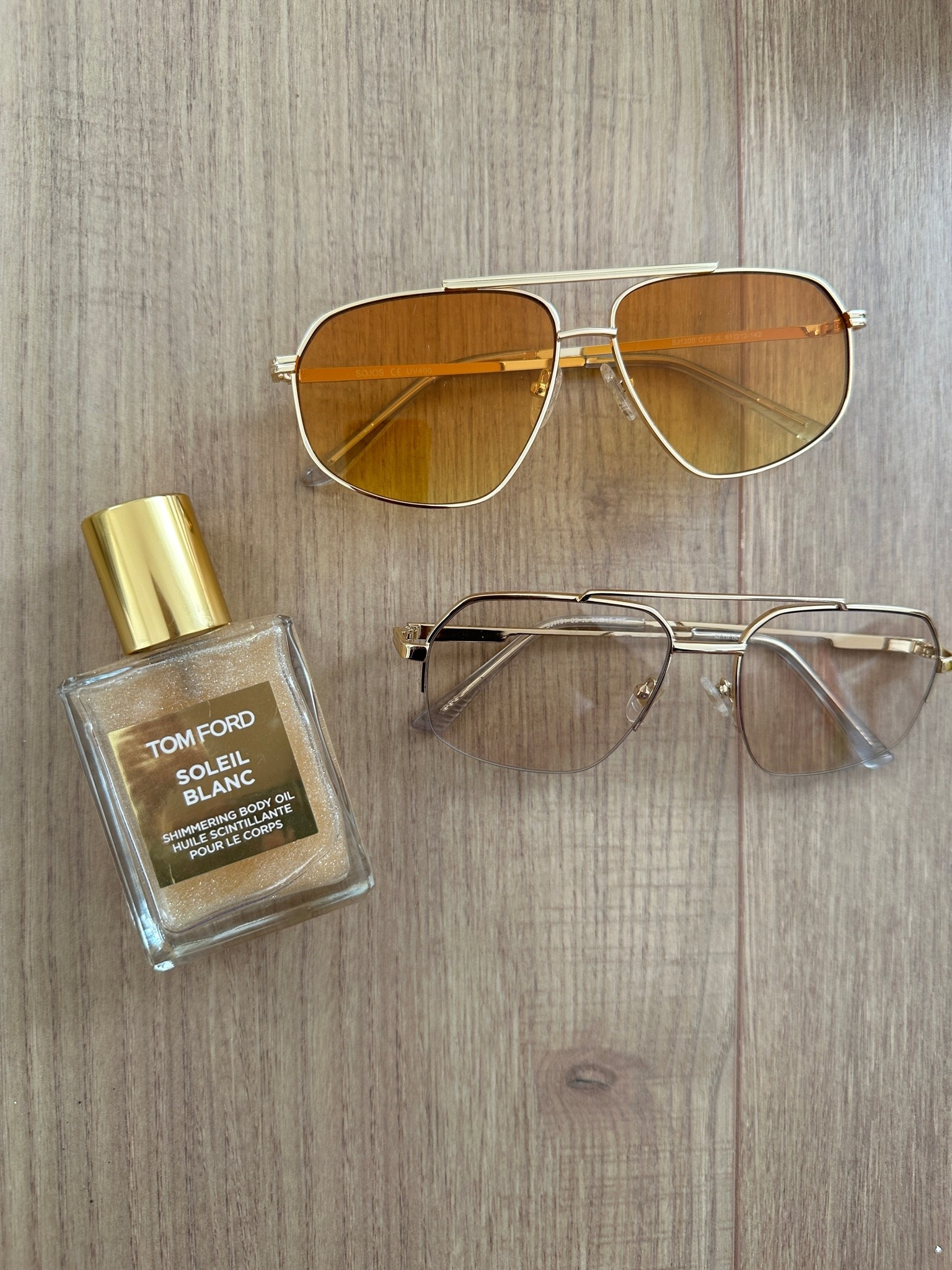 I swear it’s always the little things that make me feel the most put together lately 🤎
Gold frames, warm tones, glowy skin, and those everyday accessories that somehow make every outfit feel more expensive. The shimmer body oil gives the prettiest glow in the sun and these glasses have been living in my bag nonstop lately 🕶️ Such an easy way to elevate your everyday look without doing too much.

Estos finds están demasiado elegantes.
El glow del body oil + los lentes dorados se ven súper luxe ☀️🕶️

Follow me on Instagram and YouTube
@kirasfashionfinds

#LTKBeauty #LTKselfcare #LTKgrwm
