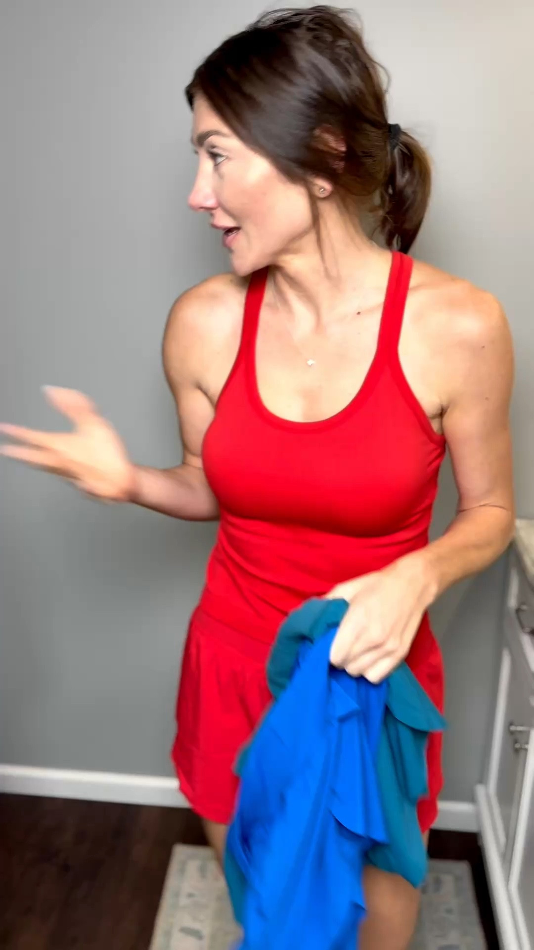 Crz yoga split hem running shorts
Built in bra tank
True to size
Look for less 
5’11 145 lbs Size Med in top and shorts 

#LTKootd #LTKActive #LTKgrwm