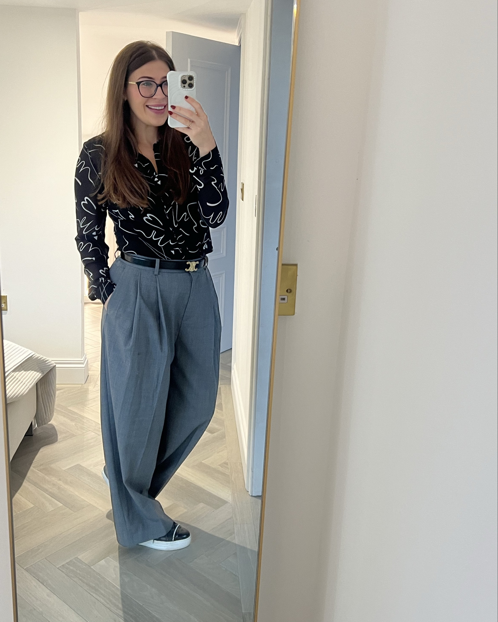 Workwear 🩶

Shirt - warehouse years ago 
Cos Twill Wide Leg Trousers
Celine Belt
Russel & Bromley Platform Trainers 

#LTKautumn #LTKmidsize #LTKworkwear