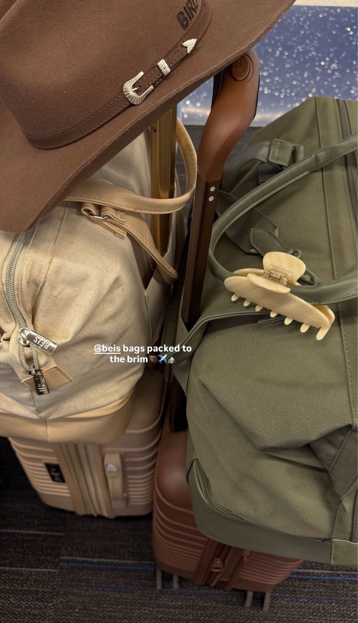 Béis luggage 
Emi Jay clip