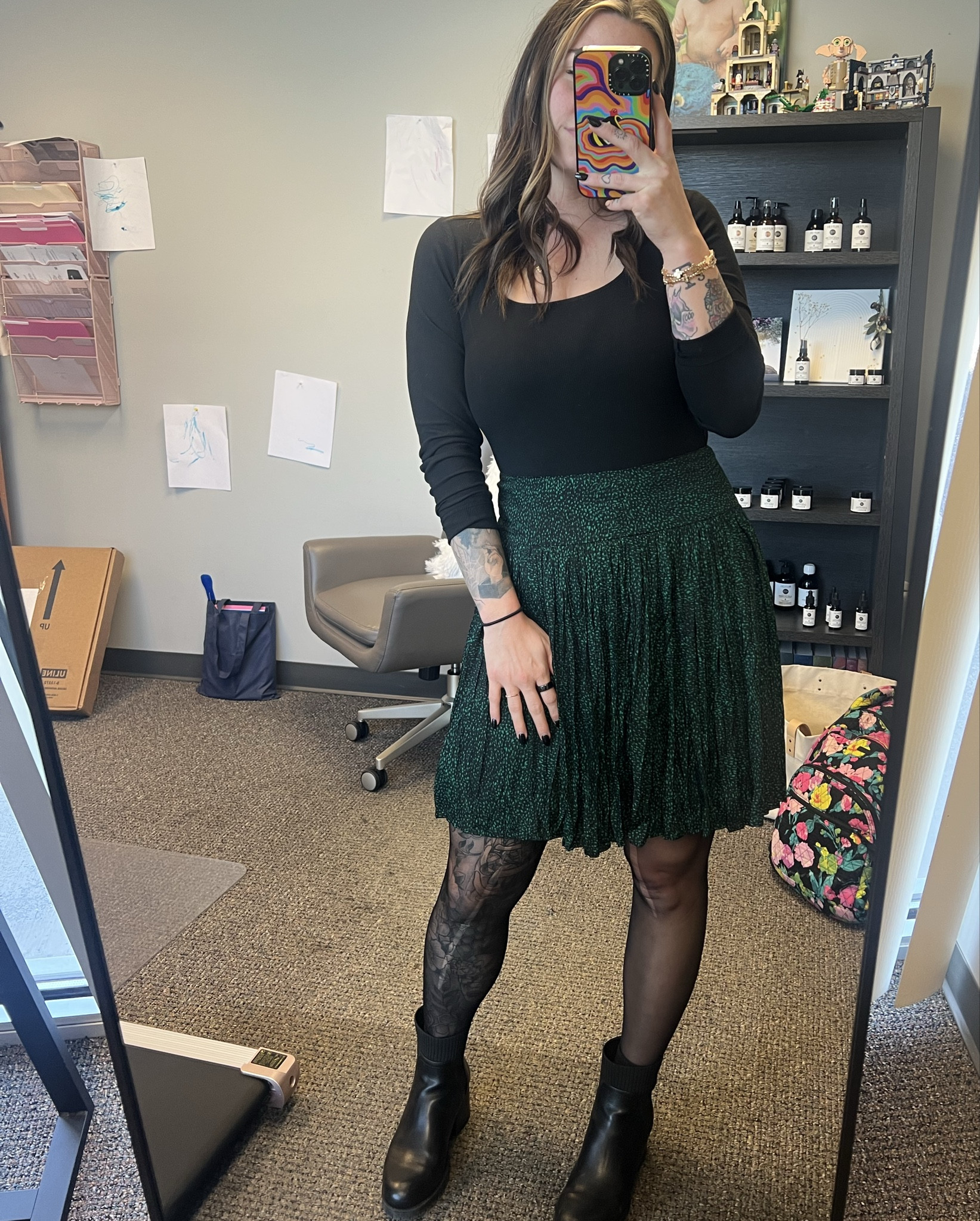 I’m out here TRYING my best to be a cutie boy mama - but today is a CLASSIC example of why sweatpants are a forever mood for me 🤣🤣🤣 

These tights lasted 10 mins before Lennox picked them 🤣🤣🤣🤣🫠🫠  I was cute for 10 mins 🫣

Anywho… 

𝔹𝕆𝕐 𝕄𝔸𝕄𝔸𝕊 𝕎ℍ𝔼ℝ𝔼 𝕐𝕆𝕌 𝔸𝕋? 
Are we surviving or nah? 



#LTKWorkwear #LTKU #LTKMostLoved