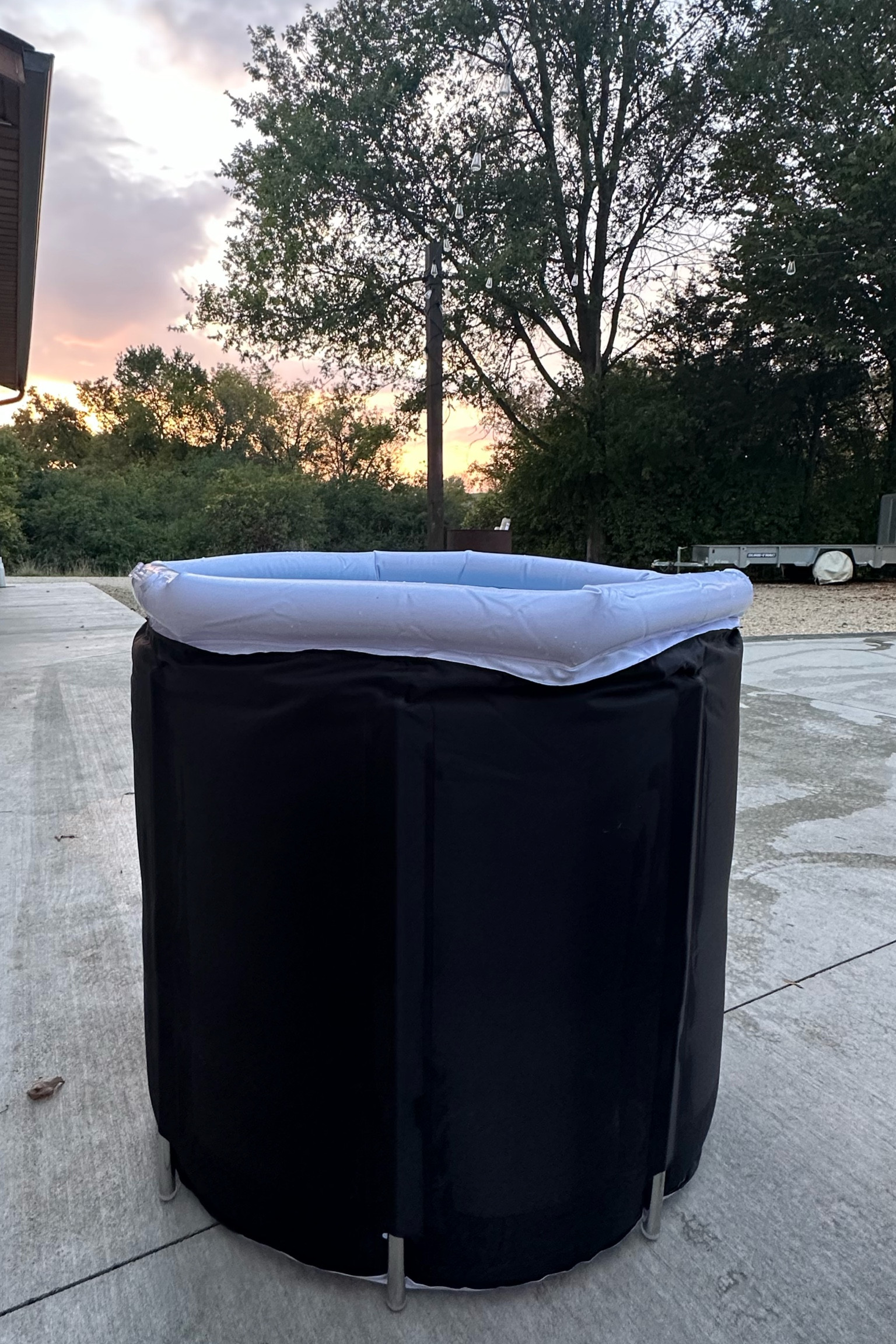 A cold plunge is a must💦 

•muscle recovery
•mental toughness
•reduces inflammation
•immune health
•reduces anxiety
•Improves circulation 



#LTKfindsunder100 #LTKfitness #LTKhome