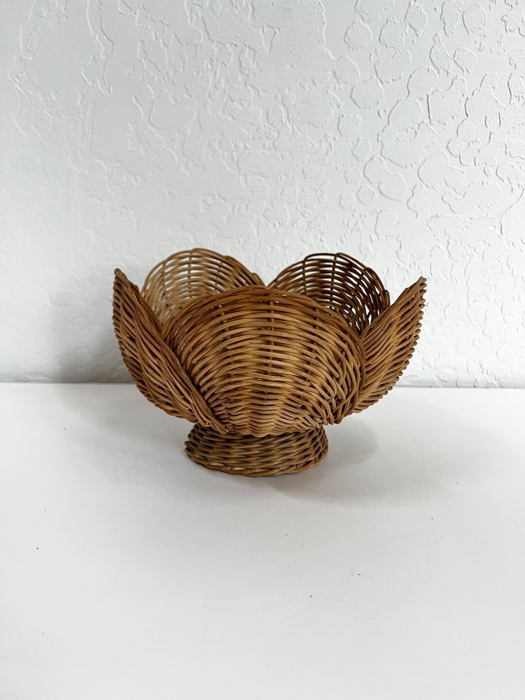 Vintage Scallop Wicker Basket | Cottegecore Basket | Etsy (US)