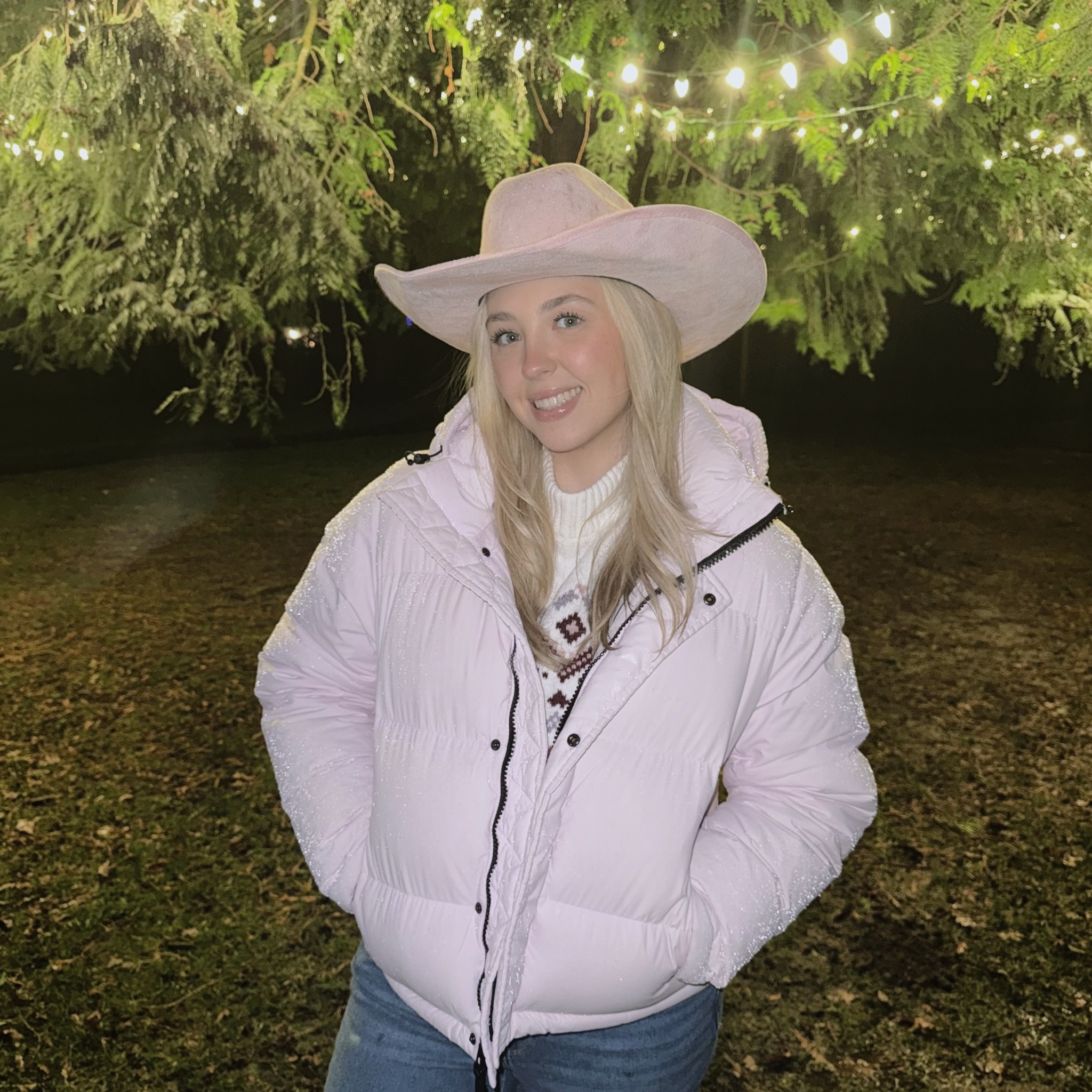 Super puff obsessed 🥰✨🩷🤍🥶

#LTKcanada #LTKstyletip #LTKwinter