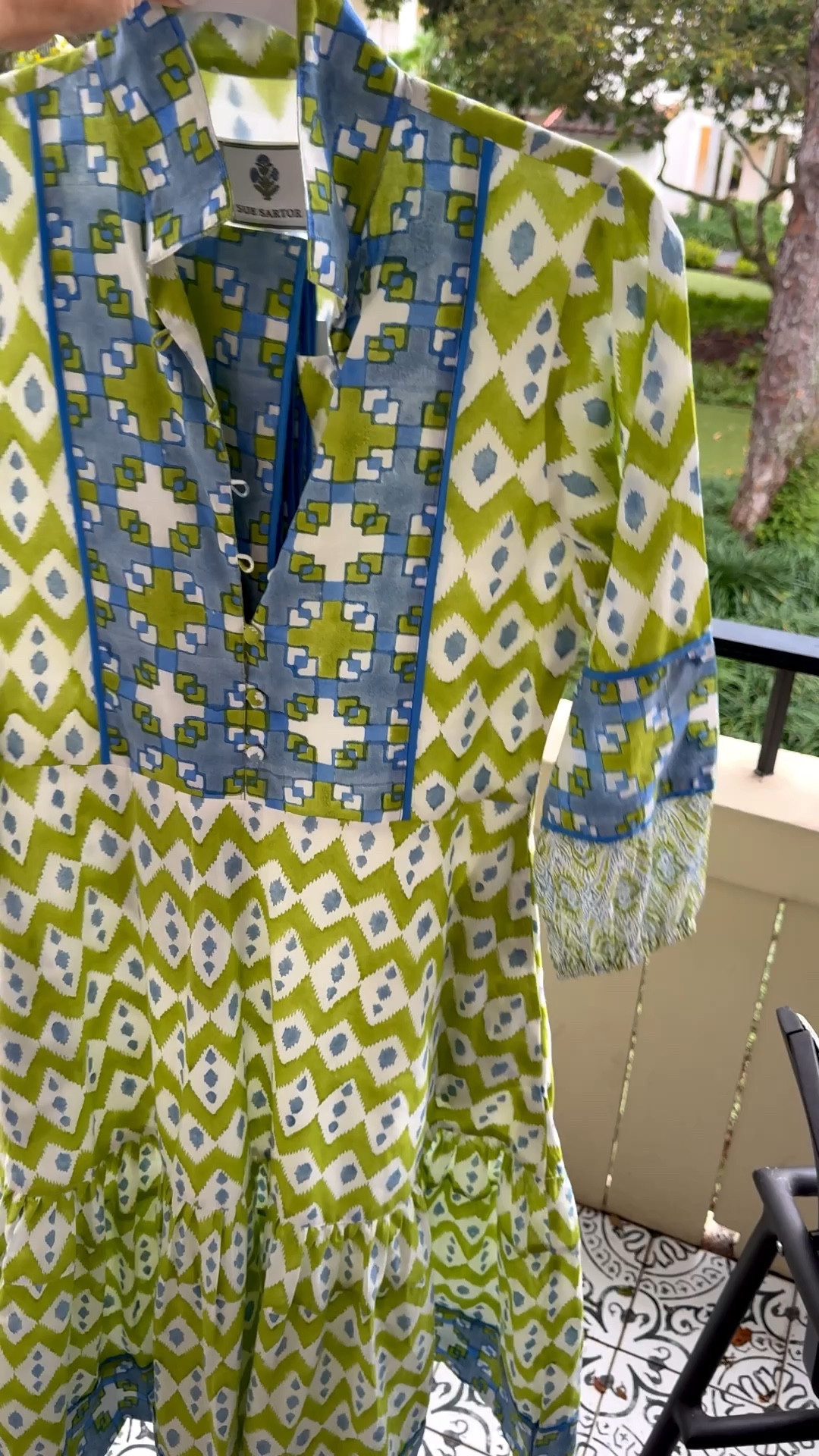 Stop what you are doing… Sue Sartor is giving us 25% off today on the flounce dress! Can you even?!? I wear xs.￼
*Use code LUCKY

#LTKOver40 #LTKSaleAlert #LTKdayinmylife