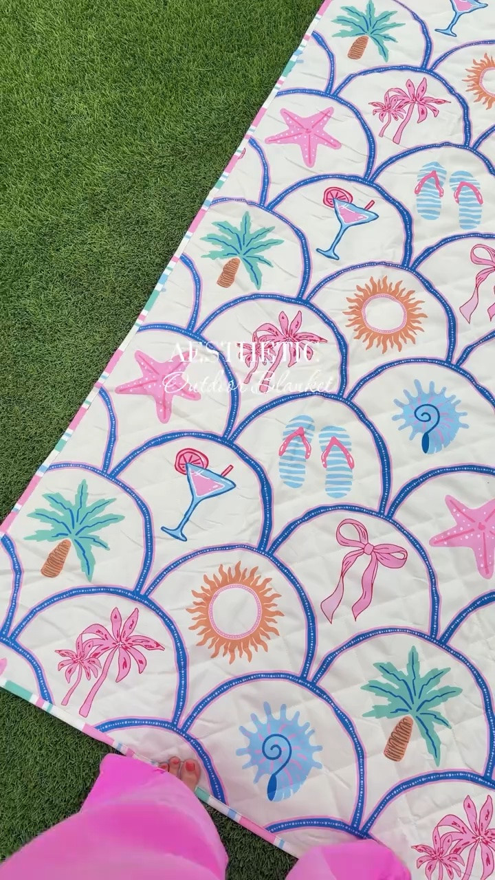 Perfect outside blanket

#LTKvlog #LTKU #LTKHome