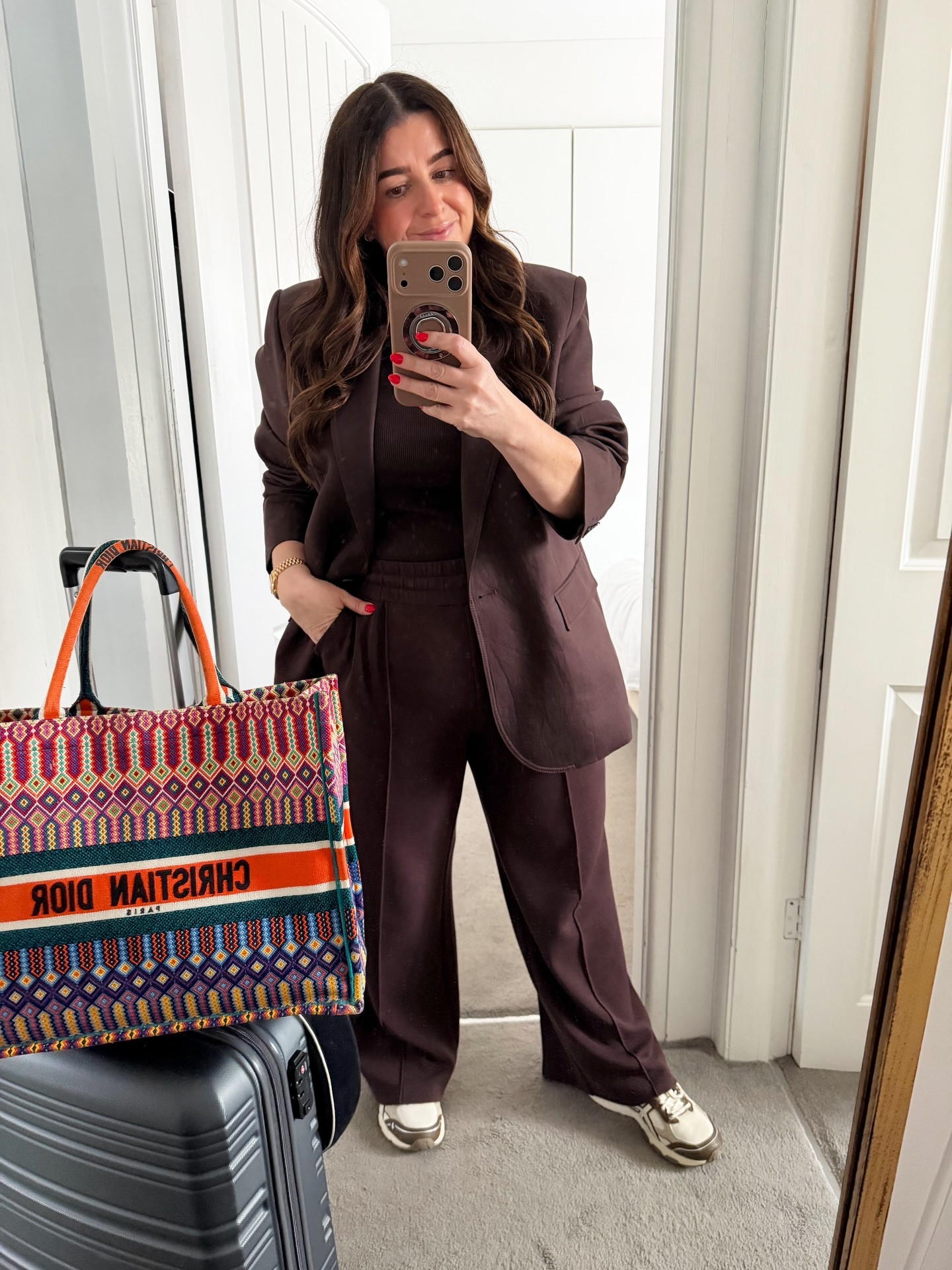What did I wear to travel long haul to Mauritius? The journey was 21 hours door to door with a change in Paris, so I knew comfort was key. The longest leg of the journey was overnight, so again comfort was a huge priority. 

Those of you that know me or have followed me for a while, will know that I don’t really do casual dressing. I just don’t feel myself when I am dressed too casually and I tend to prefer a loafer or a boot over trainers, a blazer over a bomber and tailored trousers over a tracksuit. 

So I wanted to remain reasonably smart and put together, but knowing I’d be sleeping on the night flight had to be factored in when building my outfit. So what did I wear? I opted for wide leg tracksuit bottoms from @varley vest from @nextofficial blazer from @meandem and trainers from @asics via @offspringhq On the second leg of the journey the blazer was switched out for the matching sweat top to the @varley bottoms. I can confirm this look worked really well and as I hoped - comfortable and stylish. 

What do you wear to travel in? Let me know in the comments below 👇🏼 

personal styling - women’s styling - women’s stylist - styling - style inspo - personal stylist - personal shopper - style inspiration - image consultant - style coach - stylist - fashion stylist - wardrobe stylist - style advice - style inspiratio
.
.
.
.
.
#clarewatkinspersonalstyling #travelstyle #airportoutfit #styleinspiration #traveloutfit