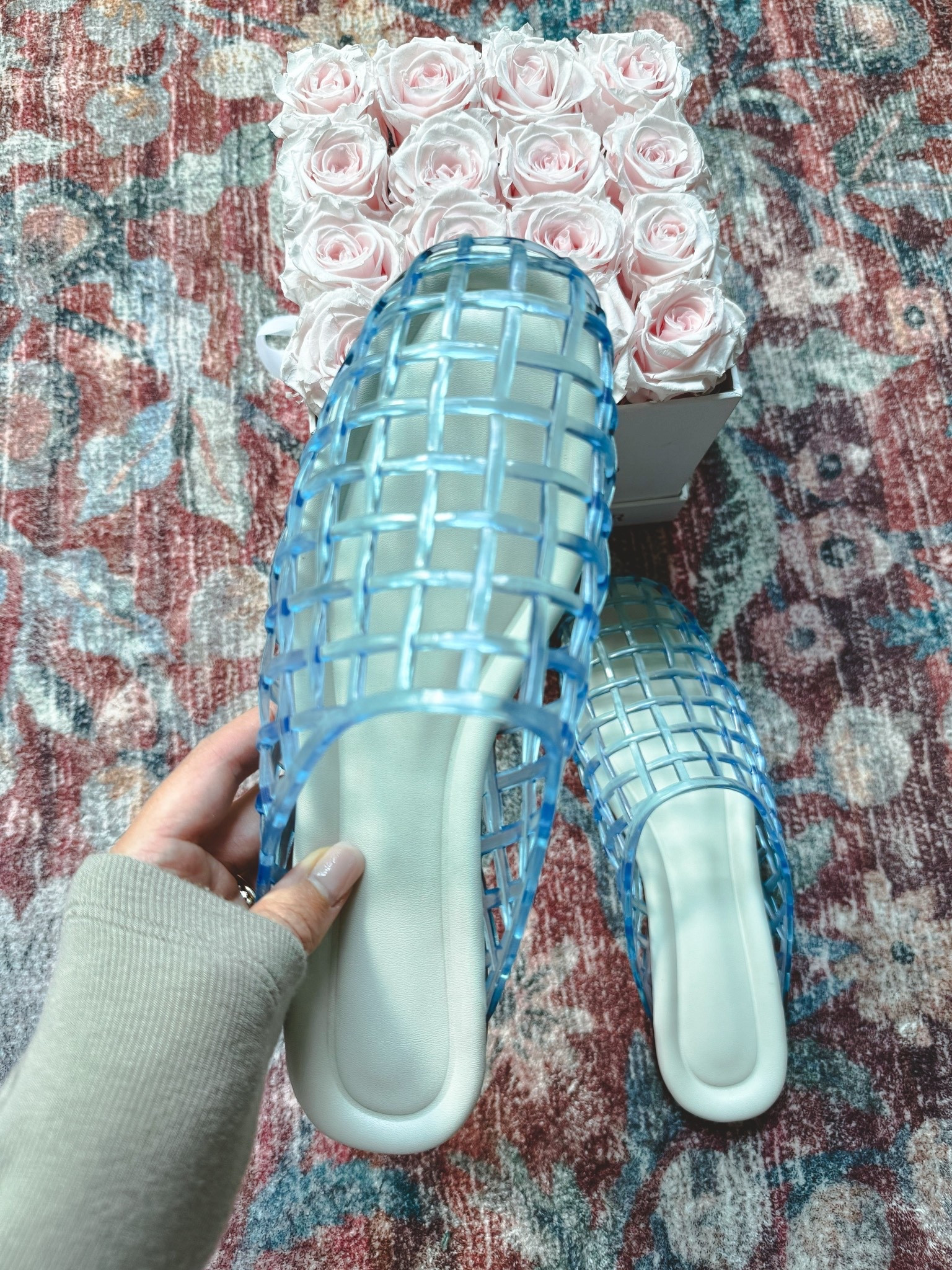 The cutest jelly mules from Amazon!!! Perfect lookalike for the Vince ones! I sized up a half size



#LTKFindsUnder50 #LTKSeasonal #LTKShoeCrush