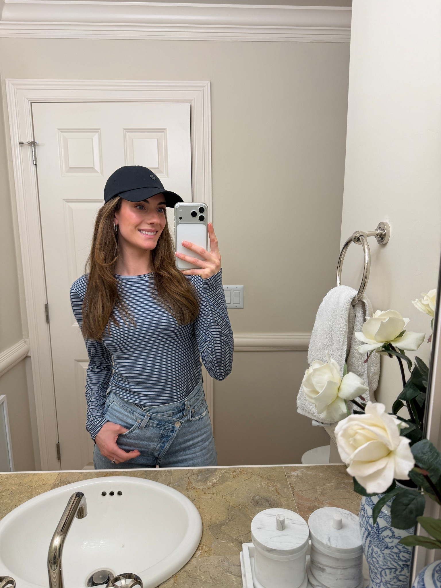 Comfy weekend fit 💙 #stripeshirt #stripes #lululemon 

#LTKootd #LTKmomlife #LTKdayinmylife