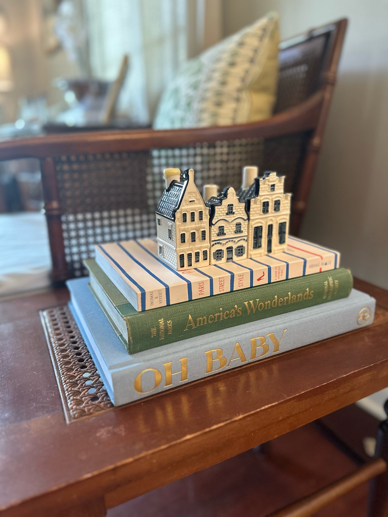 I’ve found the best gift whether you’re in need of a guest book for a wedding or baby shower or housewarming gift for a friend moving somewhere new! Pastel Proper’s blank books offer a variety of cities, phrases, and colors to fit the recipient's style and are a great place to store memories, photos, and more! I’ve linked to my favorites from their website and am personally considering getting a custom Birmingham book and would definitely want one of their lacquer trays to style it with! #ad 