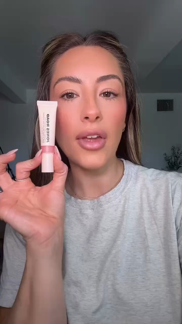 I’m obsessed with the applicator and this shade Petal is so good! 💕🌸💄

#LTKdayinmylife #LTKgrwm #LTKBeauty