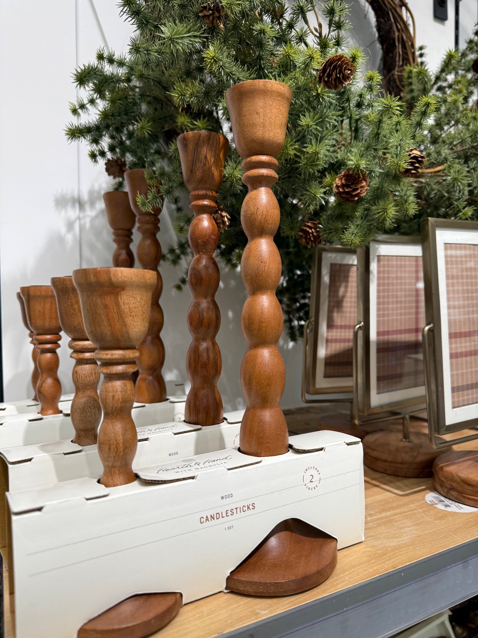 Warm winter decor

#LTKSeasonal #LTKHome #LTKFindsUnder50