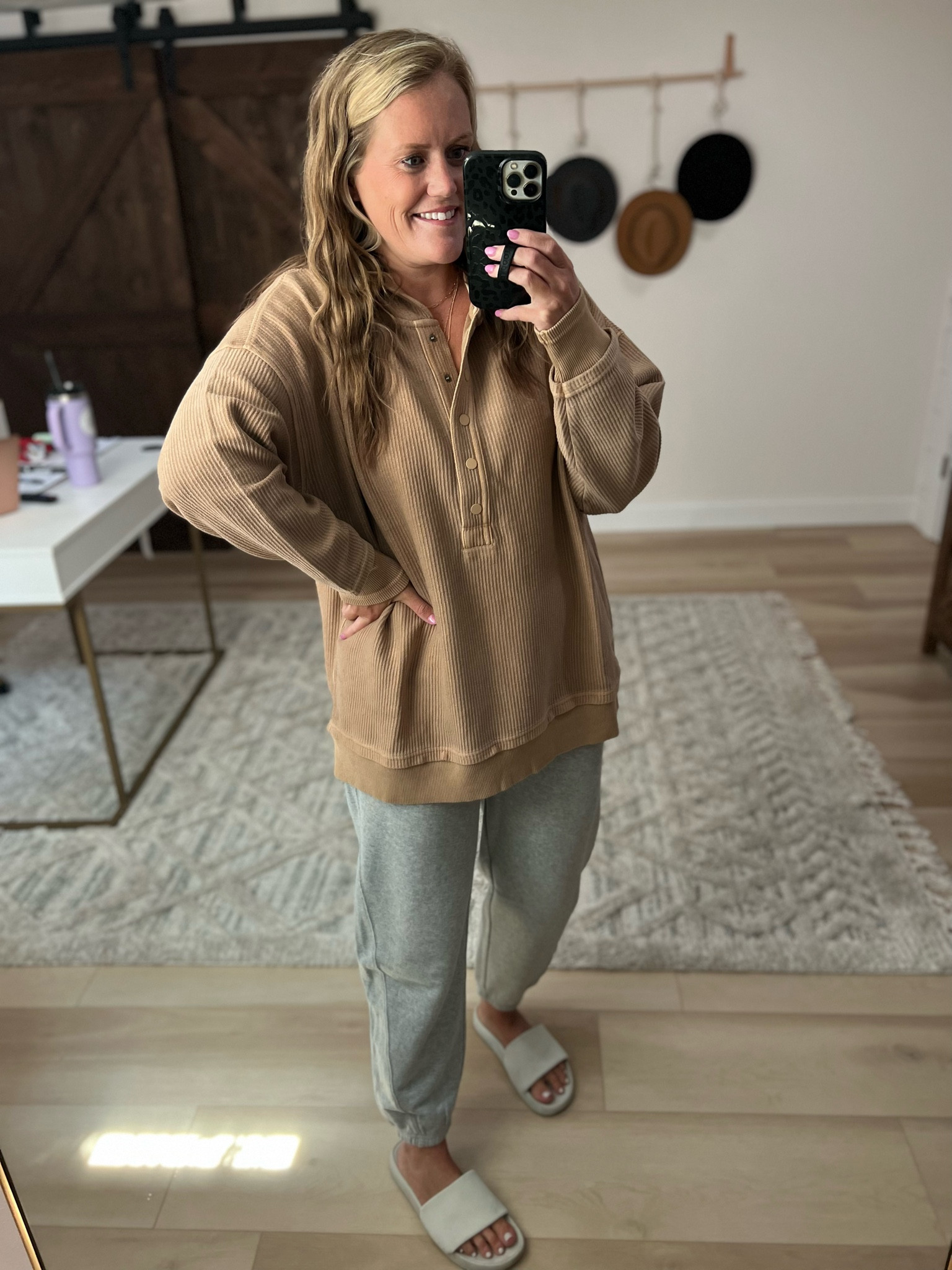 Give me all the comfy looks!
Aerie 
Aerie pullover 
Aerie sweats
Aerie sweatpants
Slides 
Sandals 


#LTKSeasonal #LTKFind #LTKfamily