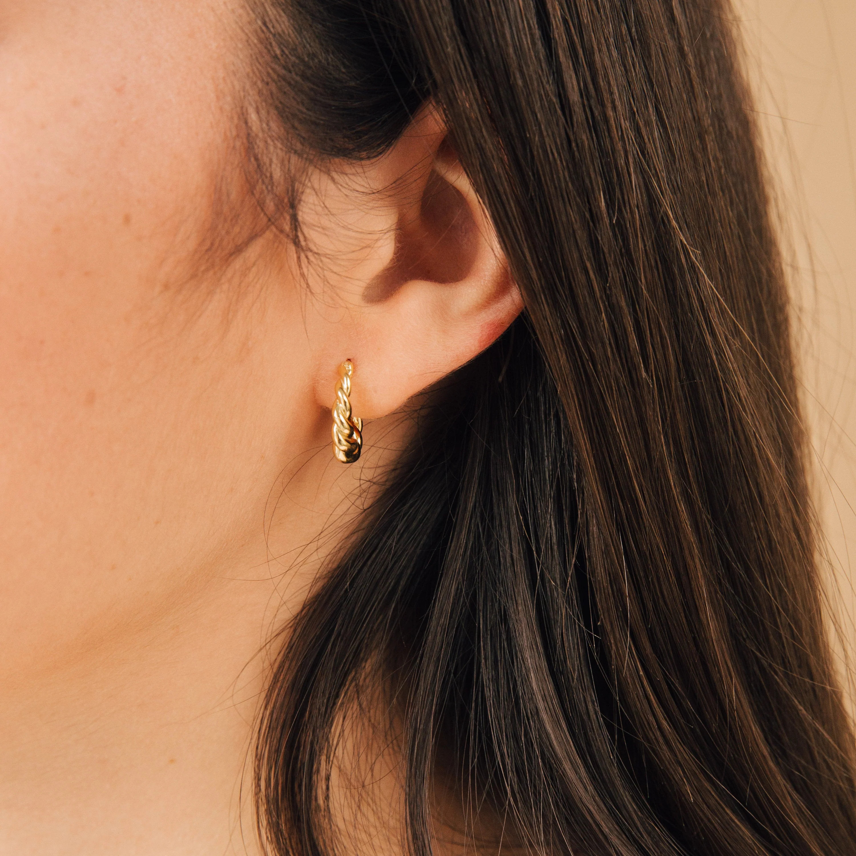 Naomi Twisted Hoops | Caitlyn Minimalist