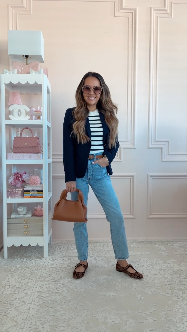 The best fitting blazer for petites is on sale PLUS free shipping (today only)!

Wearing size 00 petite 

Have all 3 colors!

Jeans - 23 short 

#LTKSaleAlert #LTKFindsUnder100 #LTKVideo