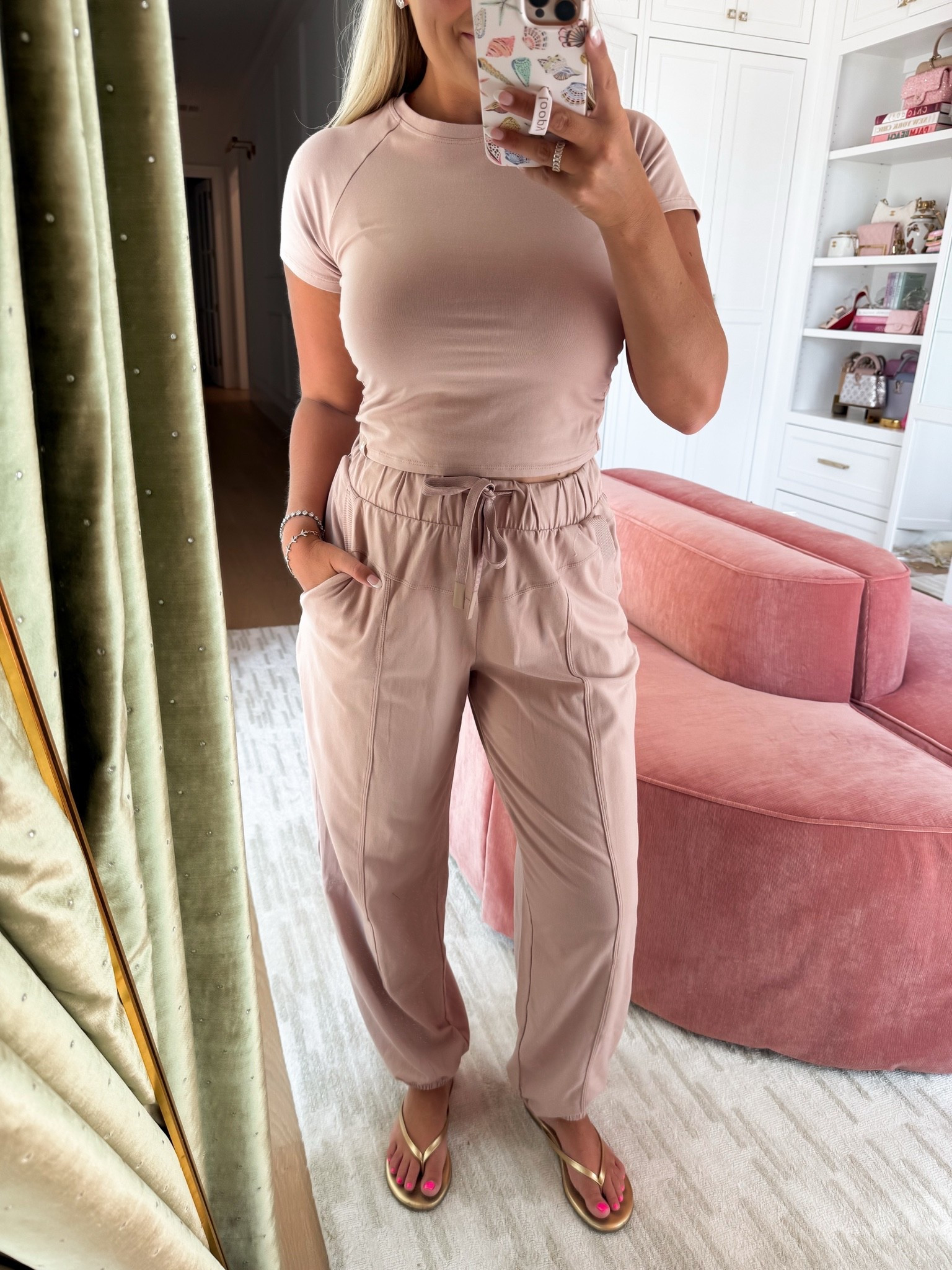 This set is sooo cute & comfy!

#LTKgrwm #LTKmomlife #LTKootd