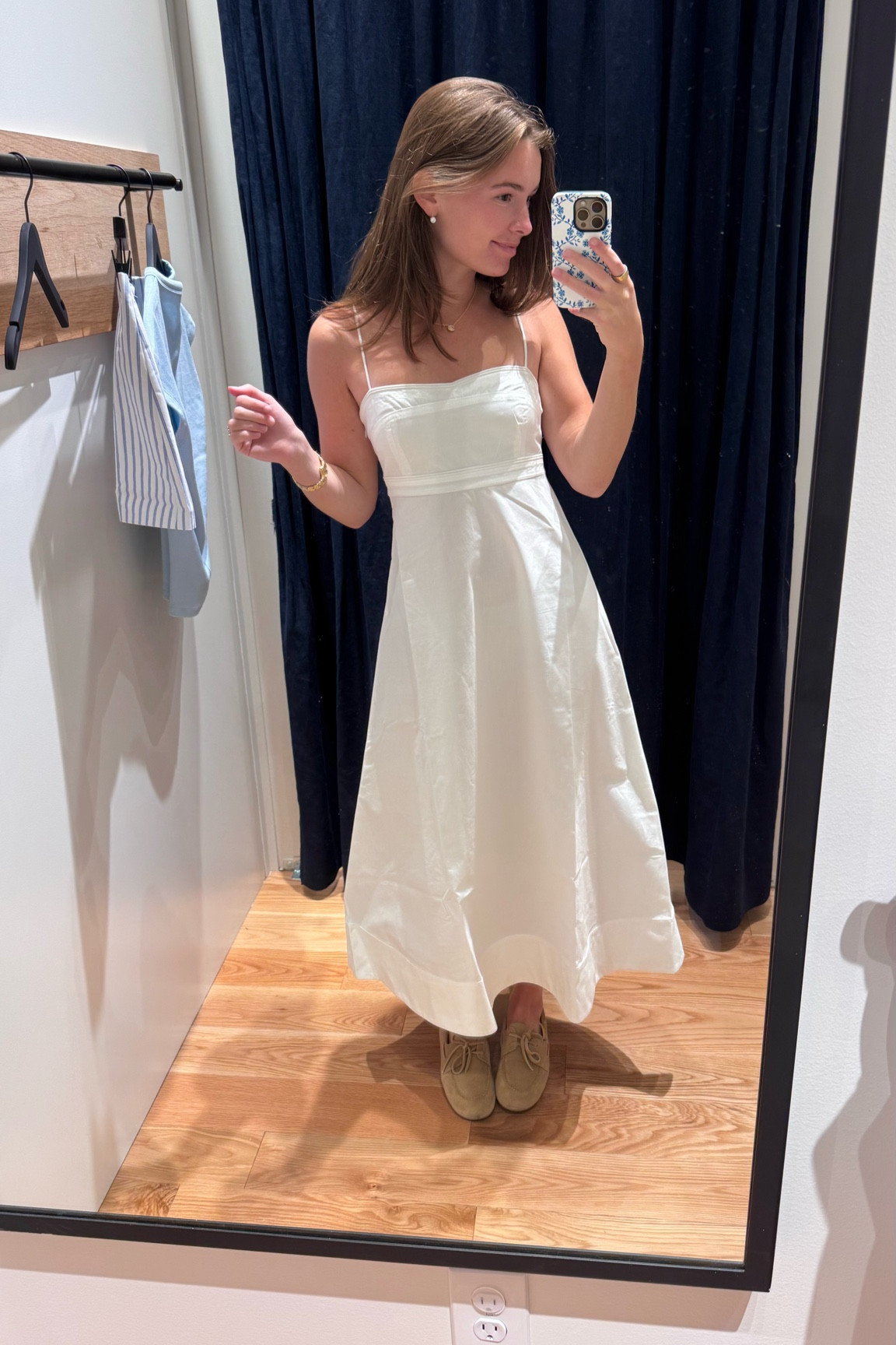 Wearing my one size down (usual for me in this brand - XXS) I’m 5’2” ! Loved this silhouette - structured yet simple for summer!