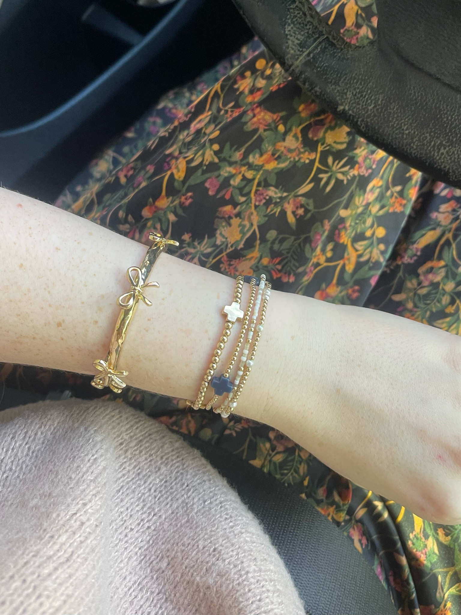 Bracelet stack!



#LTKHoliday #LTKCyberWeek #LTKGiftGuide