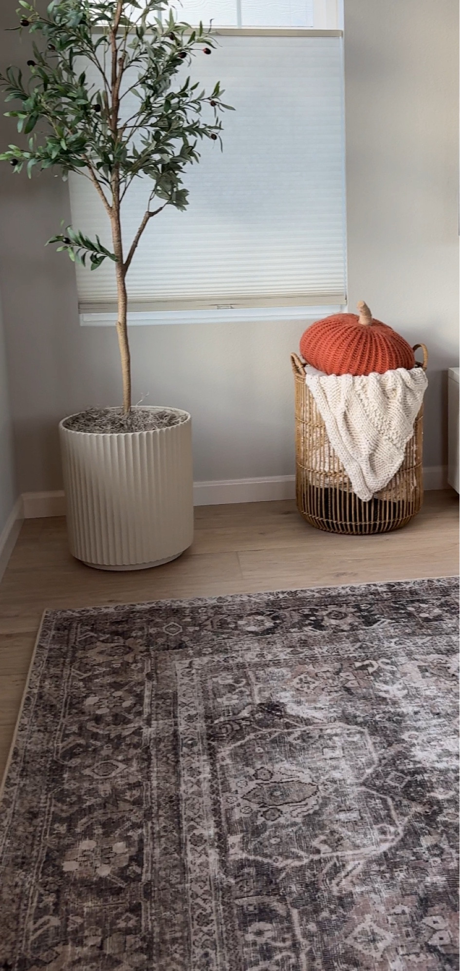 Living room rug 



#LTKSaleAlert #LTKHome