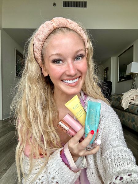 5-min on the go summer “no makeup” makeup routine / light coverage + favorite SPF for face (the most beautiful glow & protects your skin so well - also wears well under makeup) 

15% off Tula code: PEYTONBAXTER
15% off Tarte code: PEYTON 

primer shade: SUNRISE
lip shade: ROSE
blush shade: PINK



#LTKswim #LTKtravel #LTKbeauty