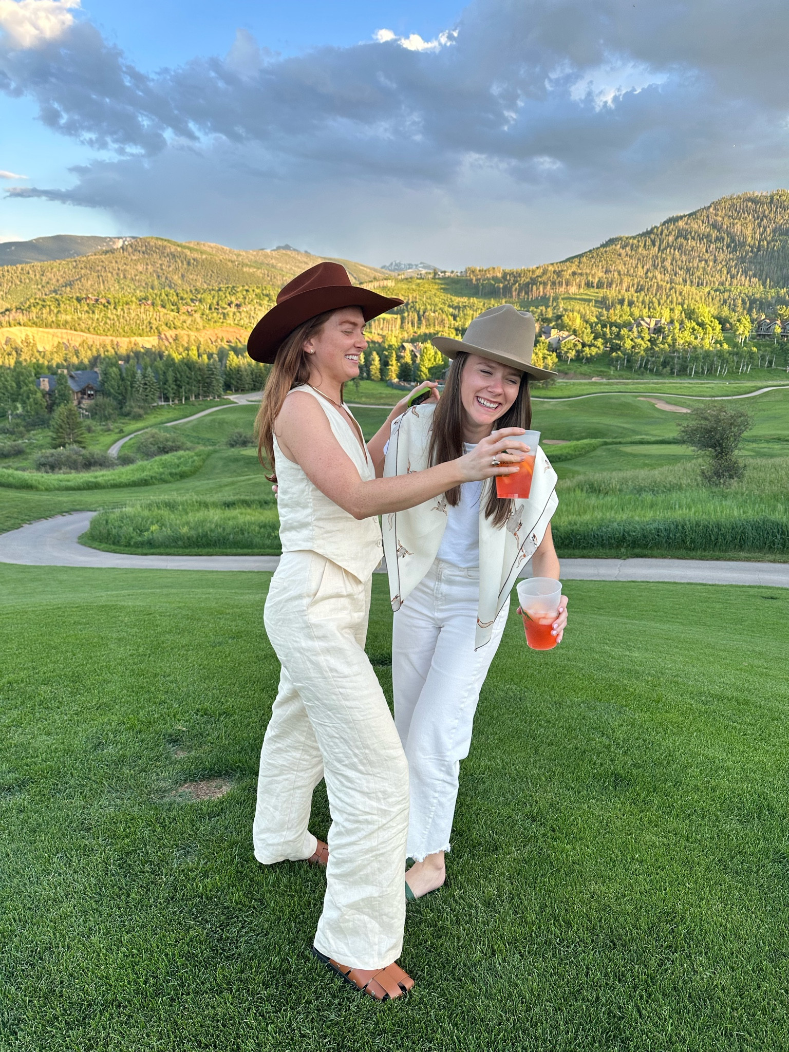 🇺🇸 take me to the mountains and I’m a happy girl  



#LTKSeasonal #LTKshoecrush #LTKtravel