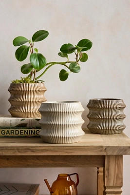 Tiered Earthenware Pot | Terrain