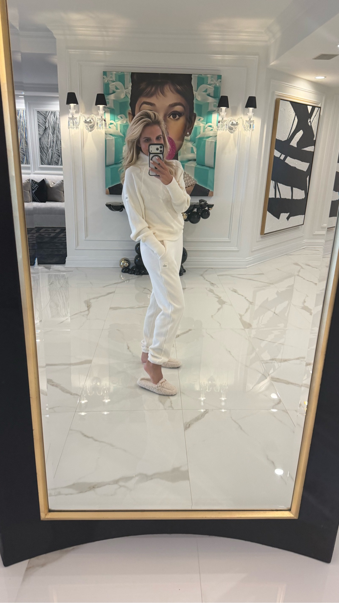 Cozy lounge set🤍

Alo, loungewear, lounge, travel, winter fashion, winter outfit 

#LTKSeasonal #LTKFindsUnder50 #LTKSaleAlert