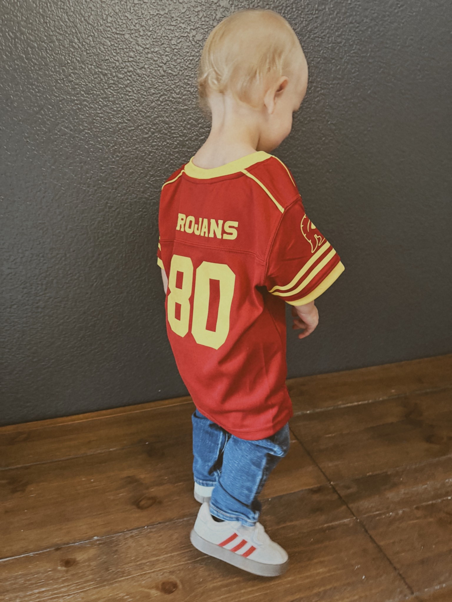 Game day ready 🏈❤️💛
Repping the Trojans in head-to-toe toddler style!
USC Jersey – Target
Stretch jeans – Target
Toddler Adidas – Nordstrom Rack

#ToddlerStyle #GameDayLook #USCmom #LTKkids #LTKbaby #toddlermusthaves

#LTKKids #LTKBaby #LTKFamily