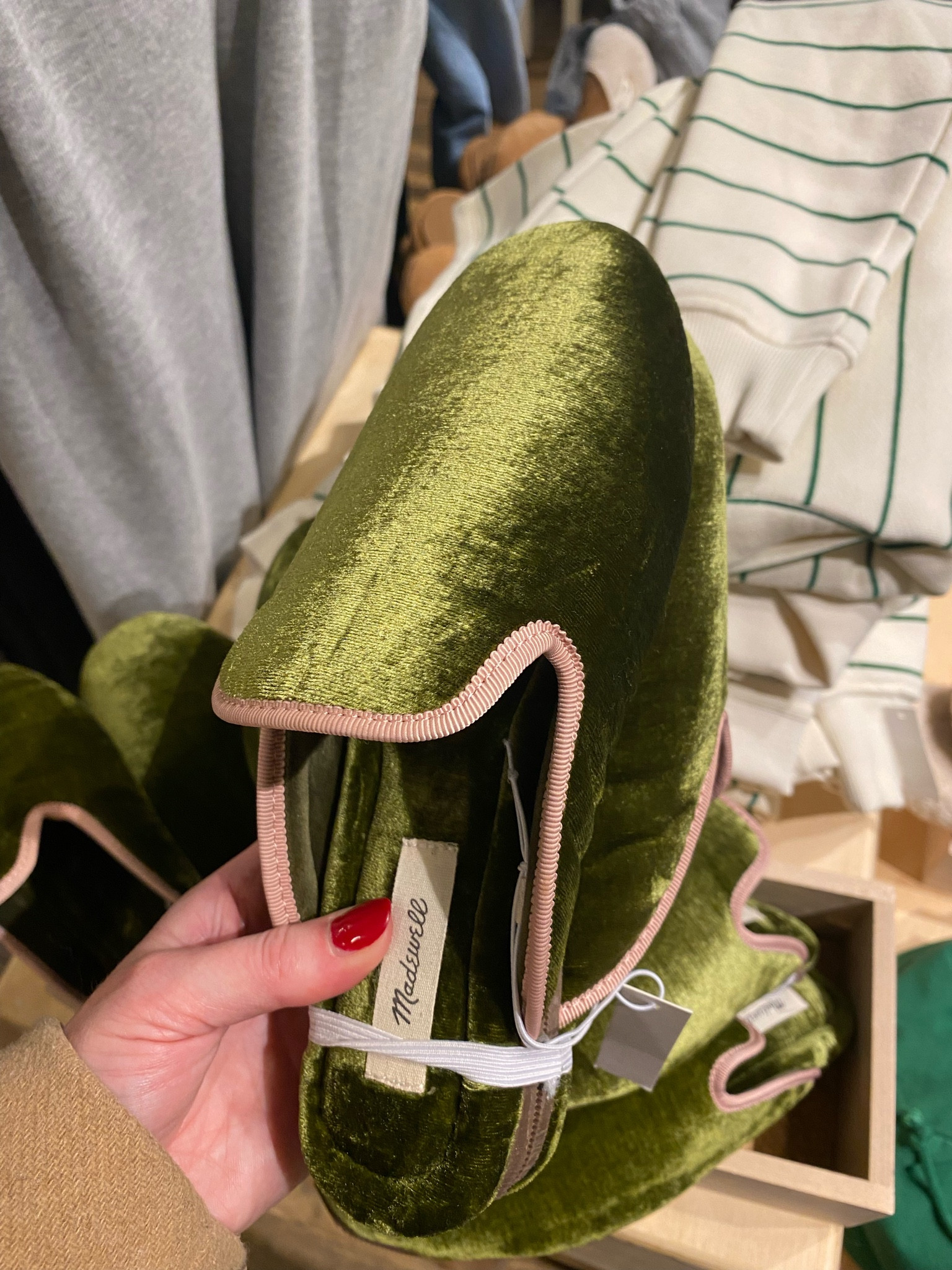 Womens velvet slippers! Come in suede and shearling too  

#LTKGiftGuide #LTKSeasonal #LTKHolidaySale