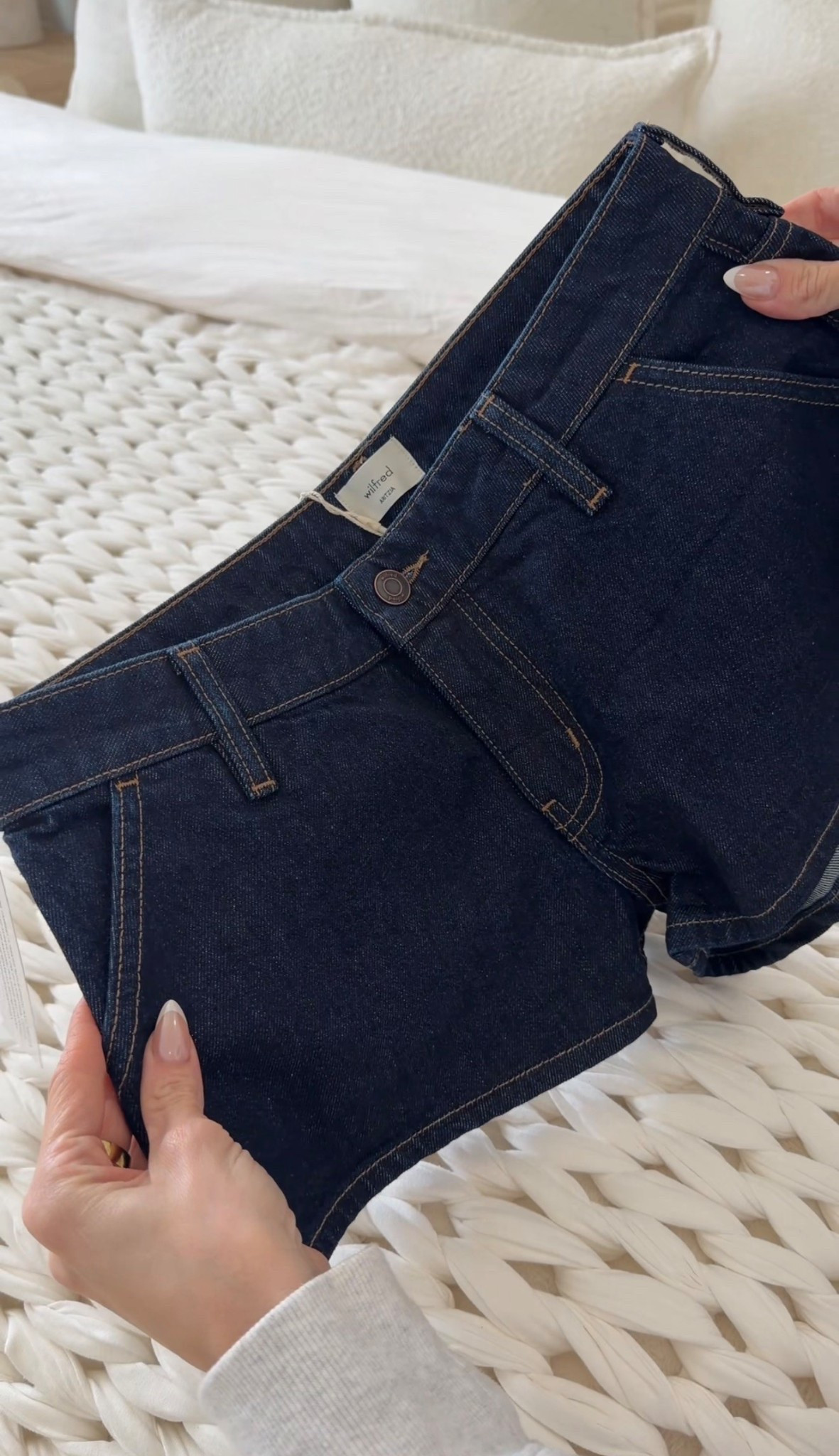 I sized up two sizes, wearing a 27, and I’m typically a 25 in denim! 