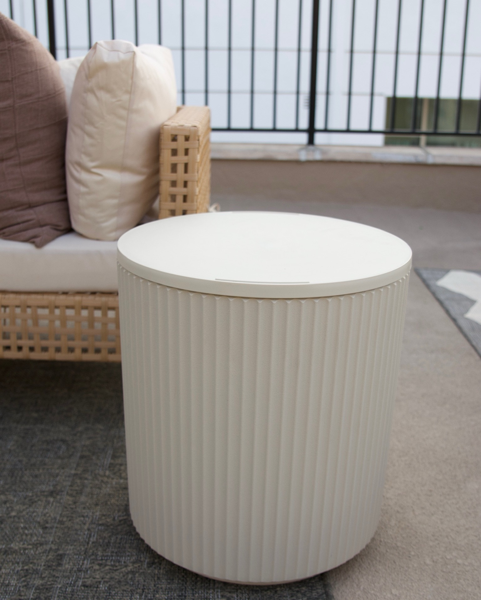 Outdoor water cooler side table 🤎 @wayfair #wishyouwerehere #outdoor
#Wayfair #Ad #WayfairPartner