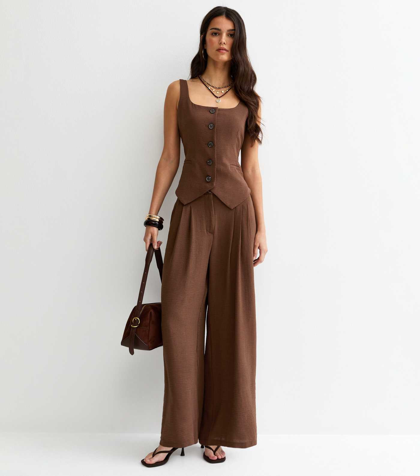 Dark Brown Wide Leg Pleated Trousers | New Look | New Look (UK)