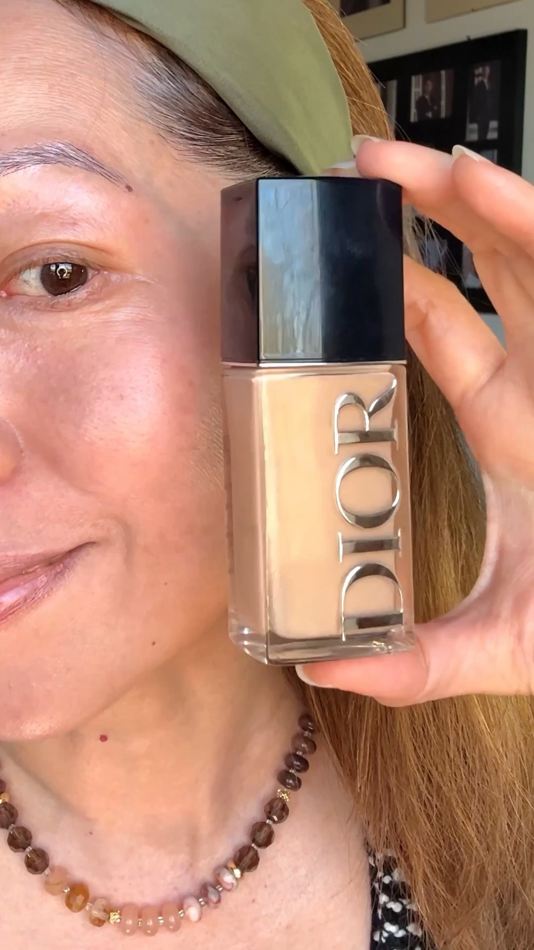 GRWM with Dior 🥰✨

❤️ Starting with the Dior Forever Skin Glow Foundation.

The texture is very smooth…
and it blends effortlessly into the skin.

It gives that “my skin but better” finish —
softly glowy, but not too oily or heavy.

After a few hours, I do notice a bit of oil
around my T-zone and the sides of my nose…

but the foundation still stays in place.

And the finish actually becomes more like
a soft, creamy skin texture — very natural, very flattering.

🍓 This is the Dior Rosy Glow Blush Stick in Berry.

At first, I didn’t really like it…
but it slowly grew on me.

It gives a very natural, dewy finish —
almost like the glow comes from within the skin.

You can keep it very soft for everyday makeup…
or build it up for more color.

✨ This is the Dior Glow Maximizer Palette.

The powder is very fine…
so it doesn’t emphasize texture at all.

I like using it on the cheeks, eyes,
and even the bridge of the nose.

The shades are very wearable —
they really suit a wide range of looks. #diorcreamblush #diorfoundation #diorfoundationskinglow #diorbeauty #diorhighlighter 
