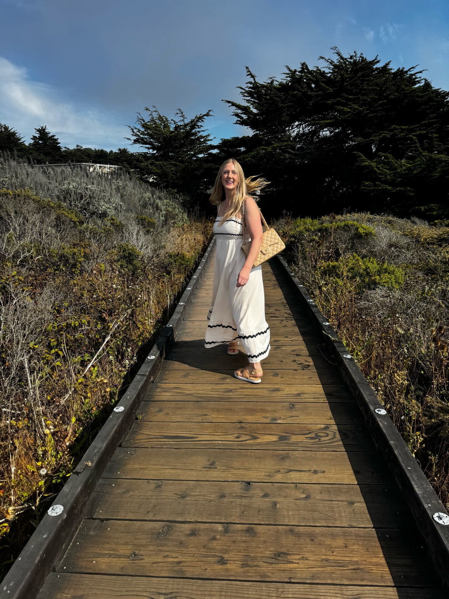 Linen look dress with pockets, yes please! Size down on this dress. I am wearing a Large. travel dress | comfortable shoes | favorite purse | neutral pursee

#LTKOver40 #LTKTravel #LTKFindsUnder50