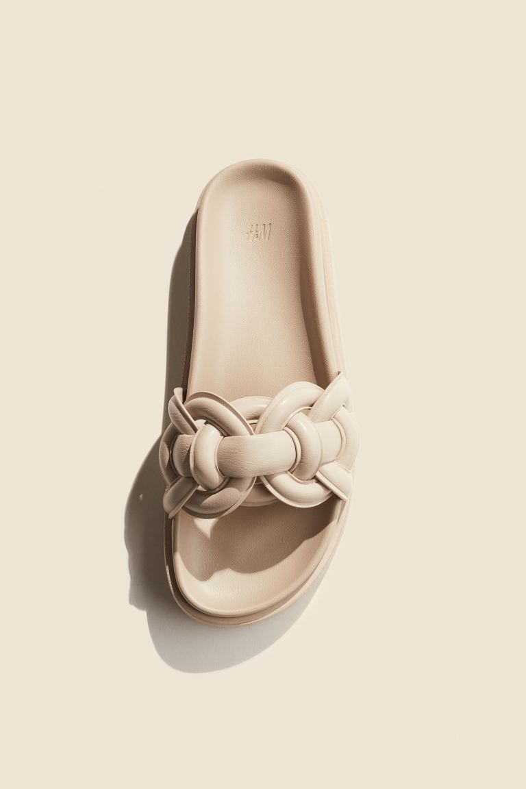 Intertwined-strap sandals - No heel - Light greige - Ladies | H&M GB | H&M (UK, MY, IN, SG, PH, TW, HK)