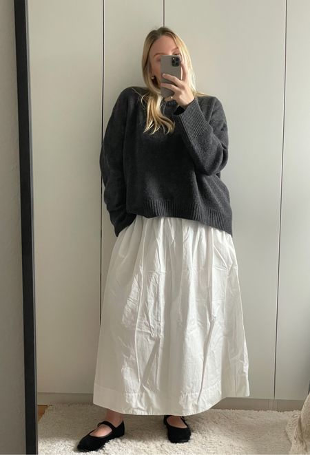 White skirt for fall 🍂