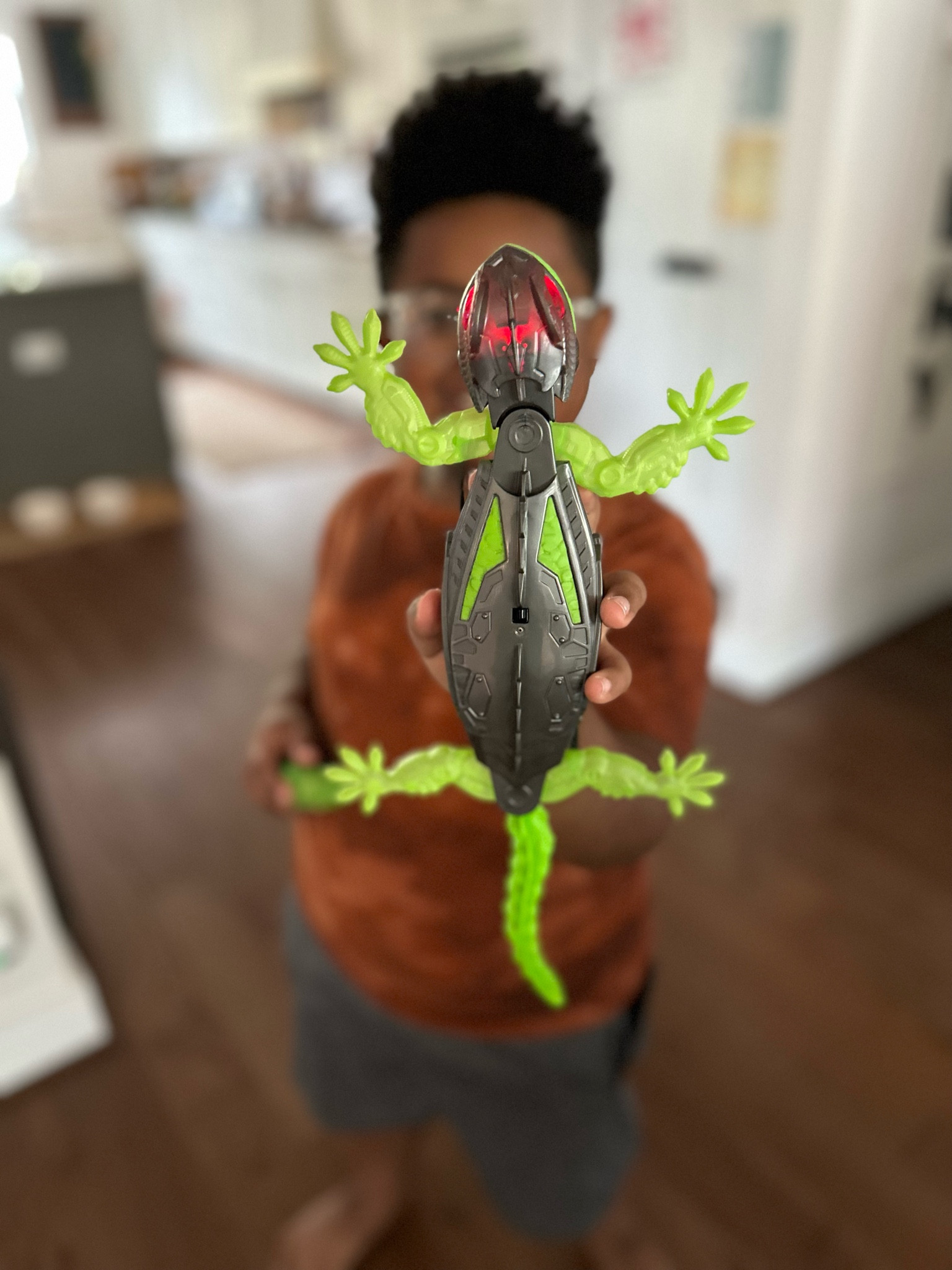 If you’ve got kids, this wall climbing gecko is going to be a hot item on their Christmas list! It crawls, climbs the walls, has 25 feet of remote control range and it charges via USB!!! It’s too much fun!!! 🦎

#LTKFindsUnder50 #LTKKids #LTKGiftGuide