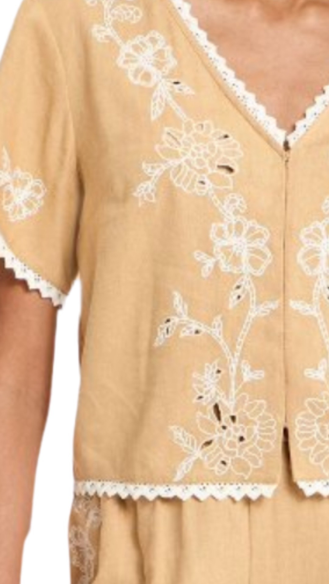 Listen… I’m a home account. But dressing a mid-forties body? That can be a challenge. So when I find something that actually looks good and feels good… I’m sharing it. Because if it works for me, it might work for you too.

#LTKmomlife #LTKOver40