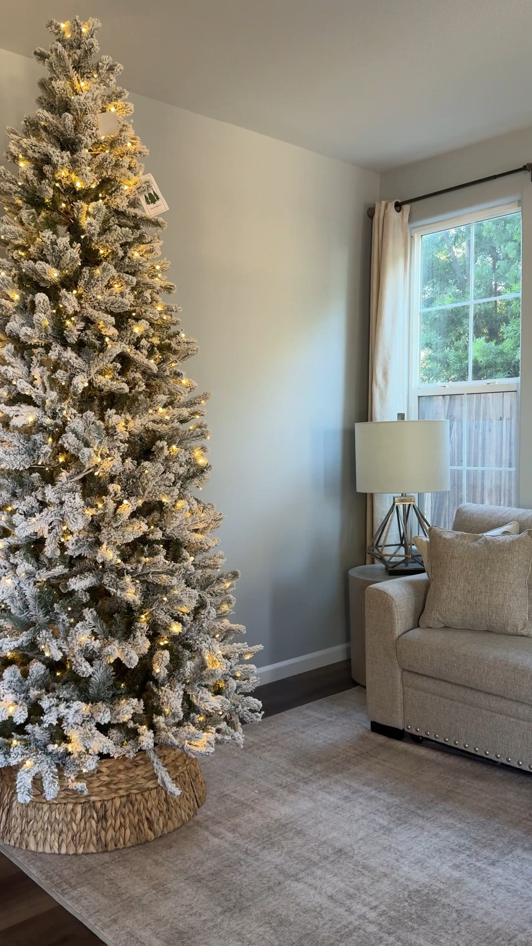 Love my King Of Christmas Tree🎄♥️✨

#LTKHoliday #LTKHome #LTKSeasonal