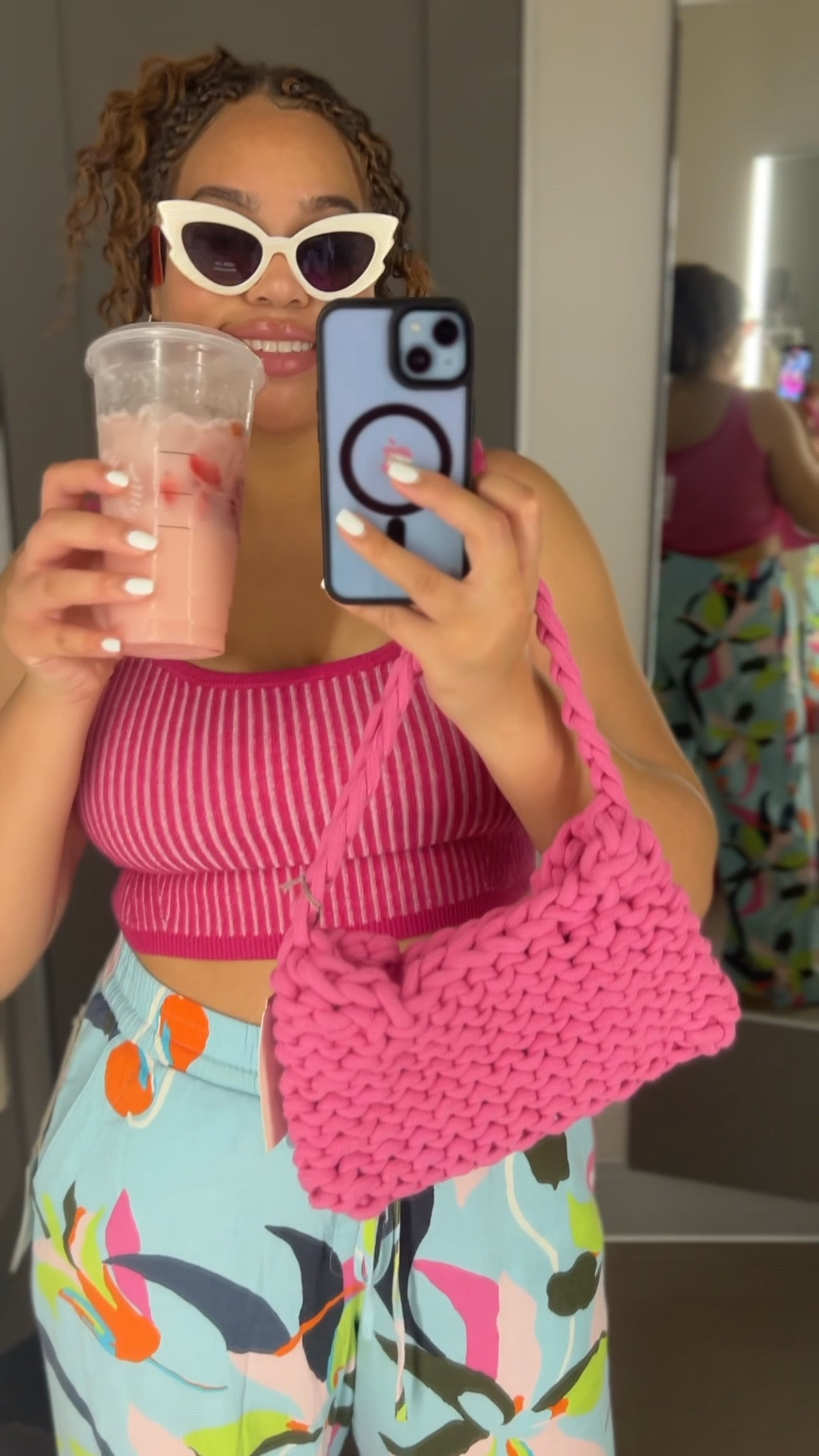 Vacay hot pink, knit purse #target #targetpurse #targetsummer #targetstyle

#LTKSeasonal #LTKitbag #LTKtravel