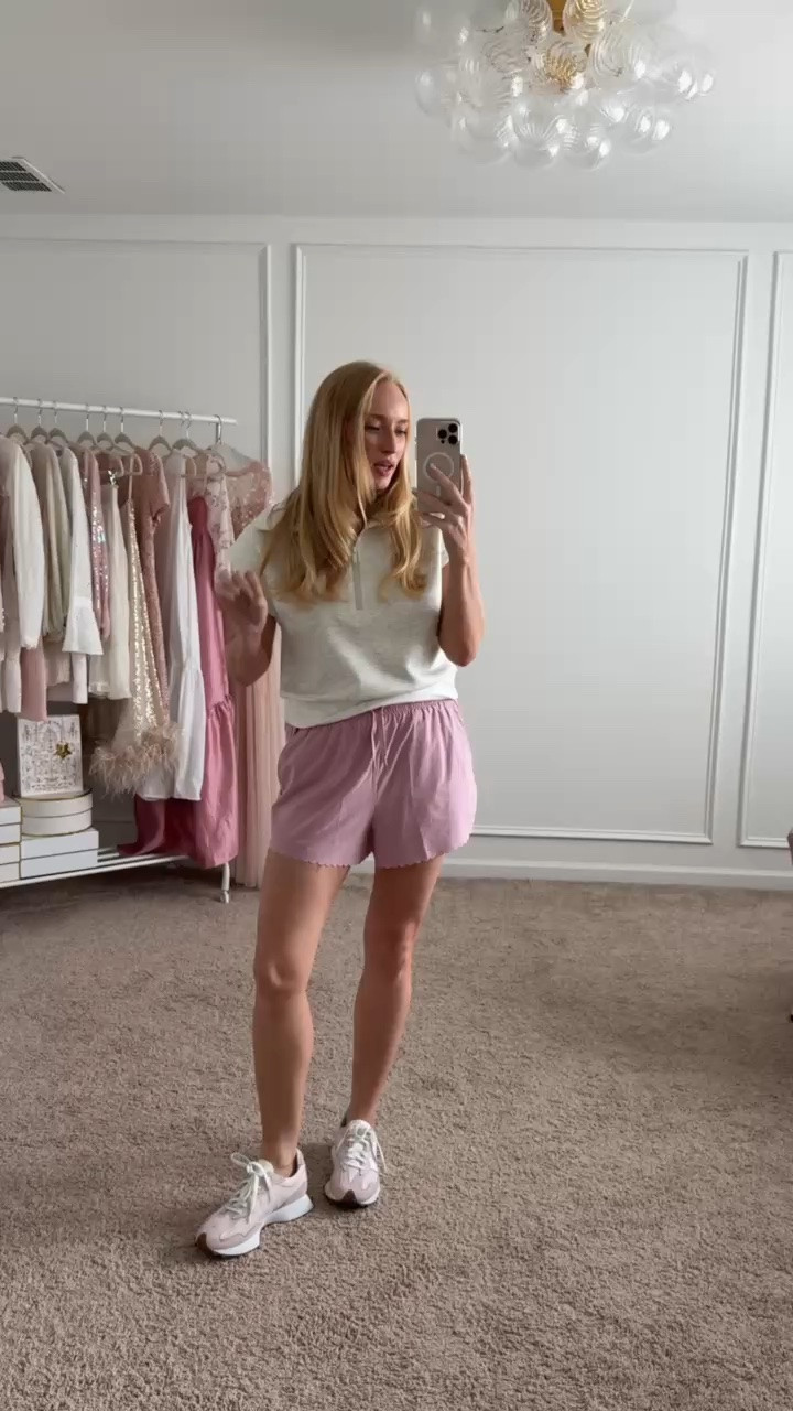 These comfy shorts are on sale for $20! They have a roomier fit I’m wearing a small. Love the small scalloped trim! 

Target outfit // target athleisure // walking outfit // early fall outfit // target haul // target new arrivals

#LTKootd #LTKSaleAlert