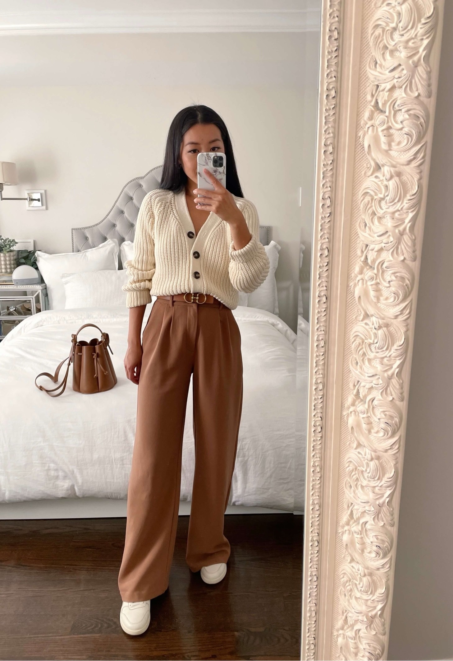 DAZY Plicated Wide Leg Pants  Loose pants outfit, Leg pants outfit,  Tailored pants outfit