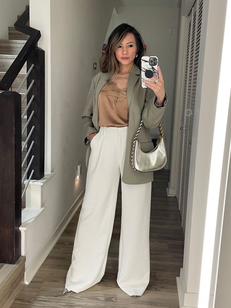 What I wore to a Netflix FYSee event ✨

Spring outfit, blazer, trousers, lace camisole, jewelry, The Stylizt 




#LTKStyleTip #LTKFindsUnder100 #LTKParties