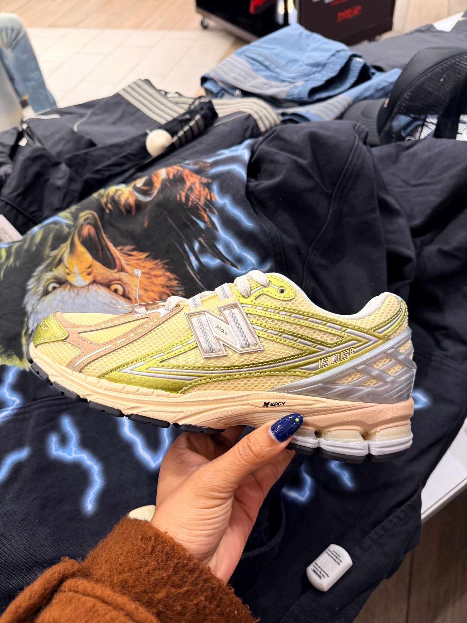 Recently saw these in the mall and fell in love! Men have the best sneakers 😍

#LTKHoliday #LTKActive #LTKGiftGuide