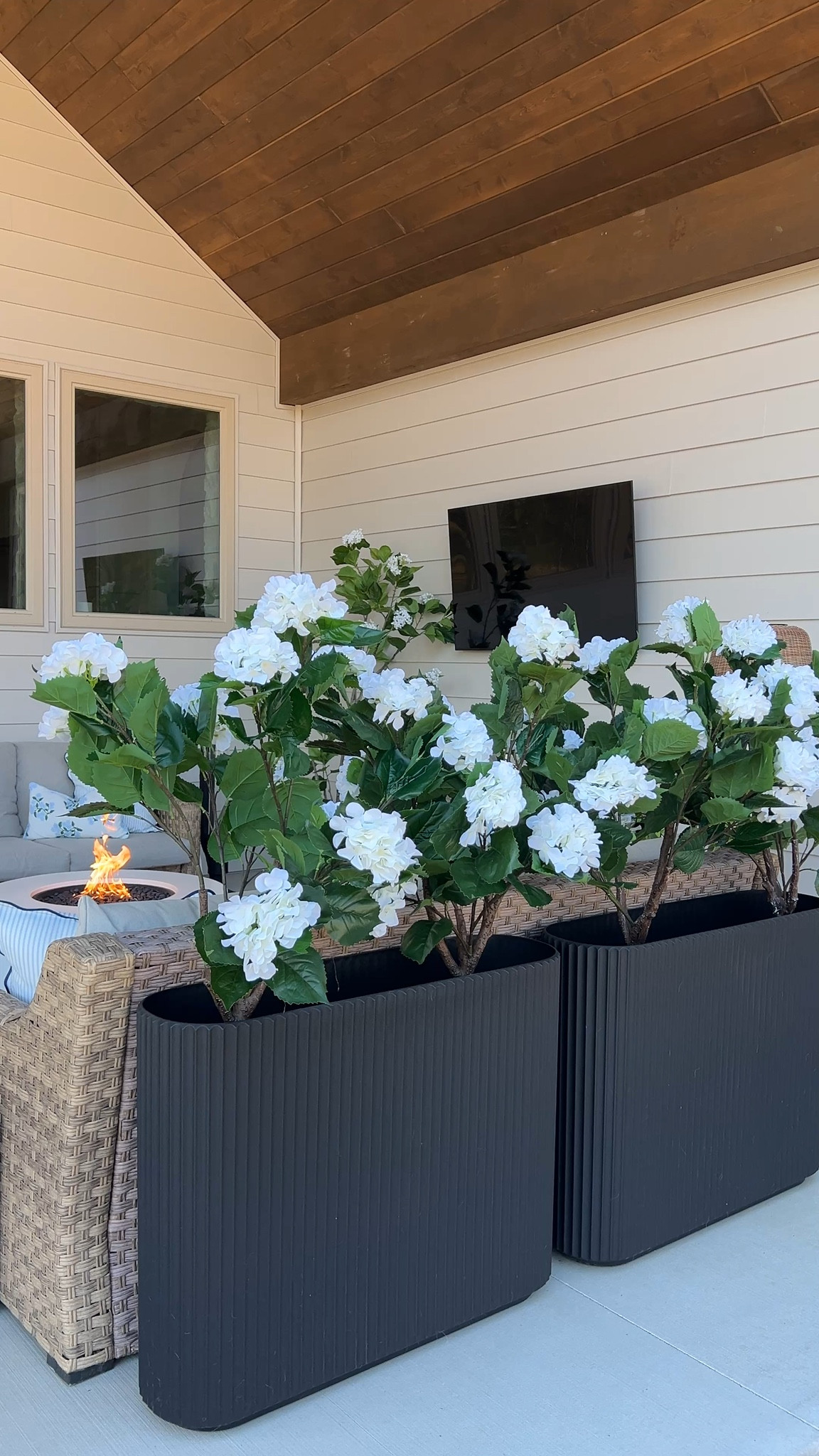 Summer outdoor patio seating inspo!

Summer patio
Aesthetic patio
Patio refresh 
Cozy outdoor patio seating 
Patio styling
Patio Inspo