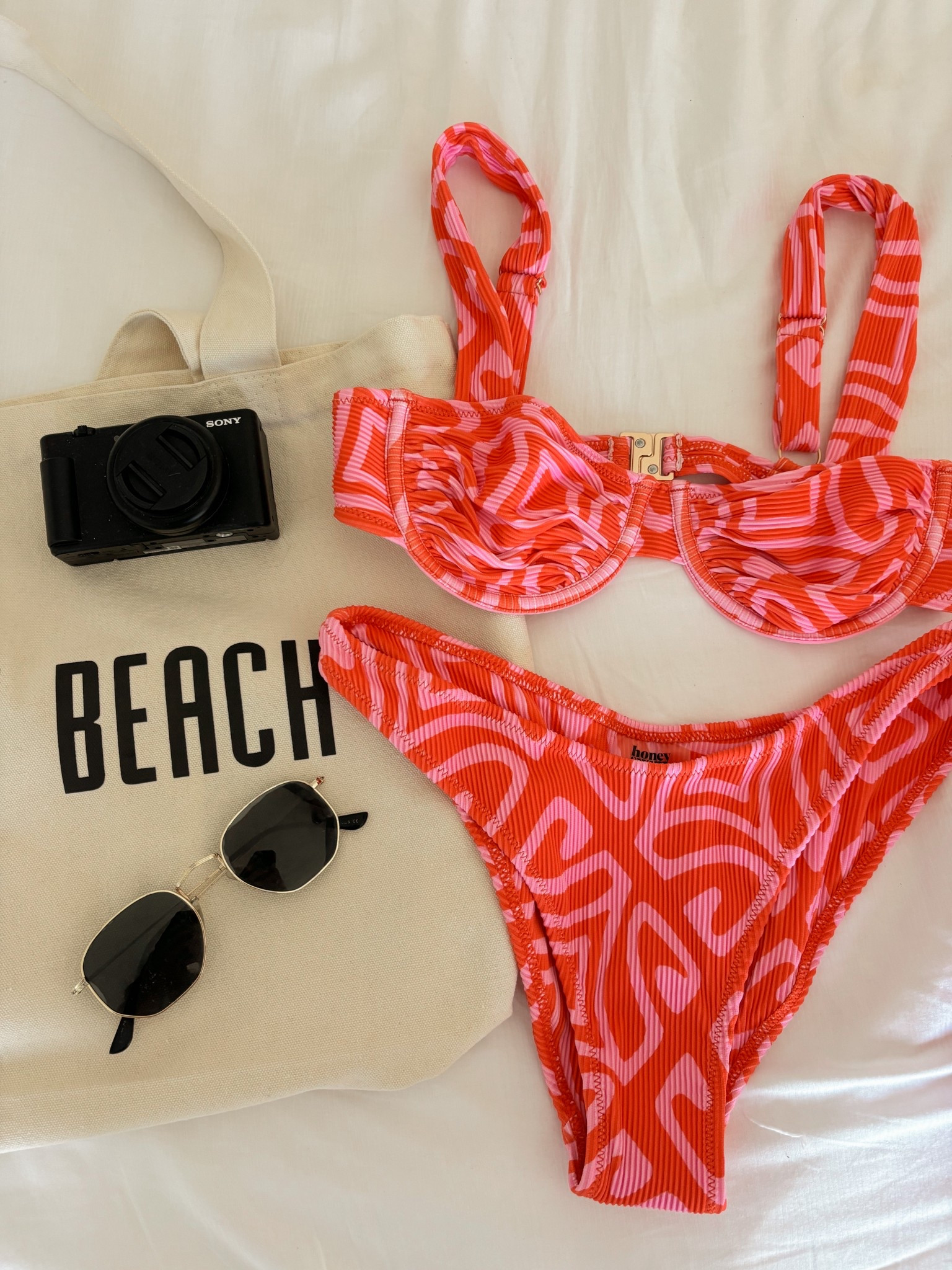 beach day ootd 🌺🥥

#LTKdayinmylife #LTKSwim #LTKootd