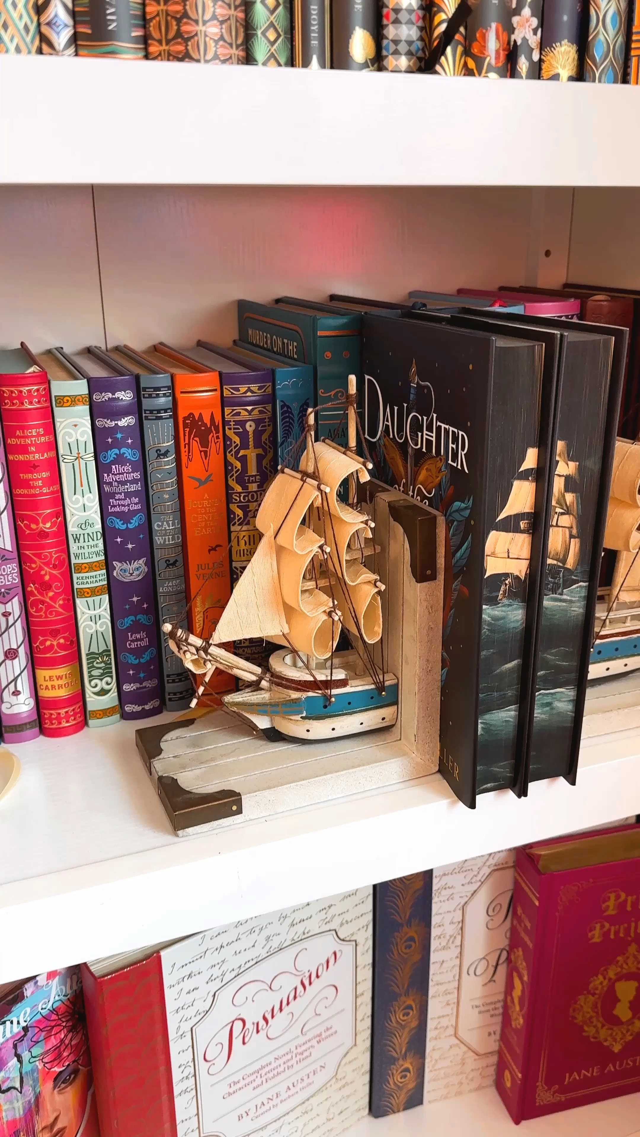 Pirate ship bookends! 😍

#LTKVideo #LTKGiftGuide #LTKhome