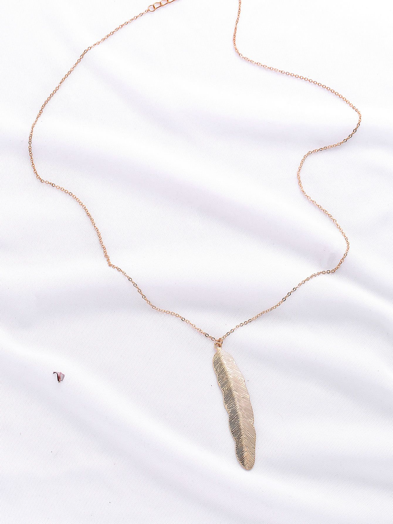 Gold Feather Pendant Chain Necklace | MakeMeChic.com
