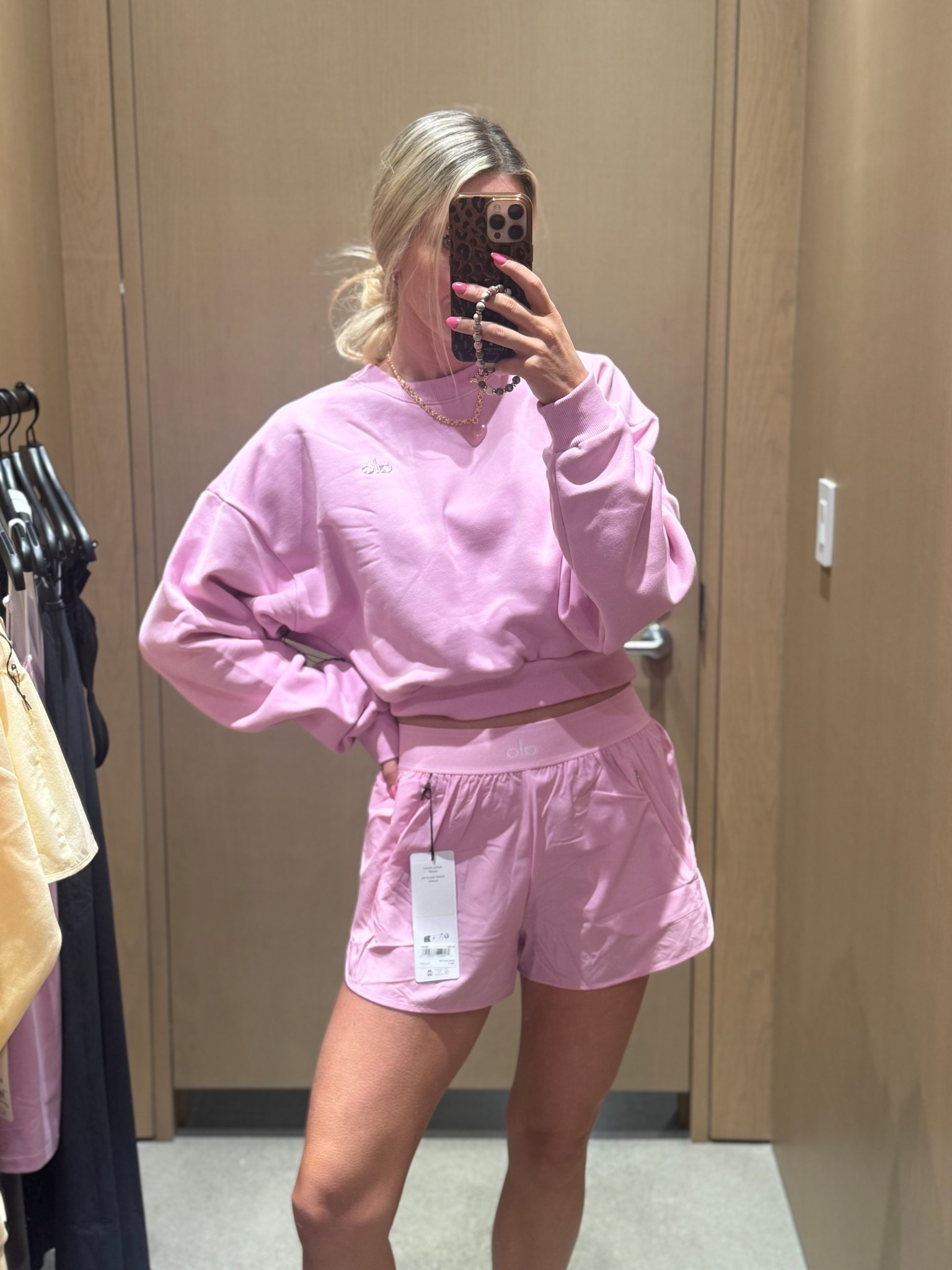 Alo + pink 🩷

#LTKootd #LTKSpringSale #LTKgrwm