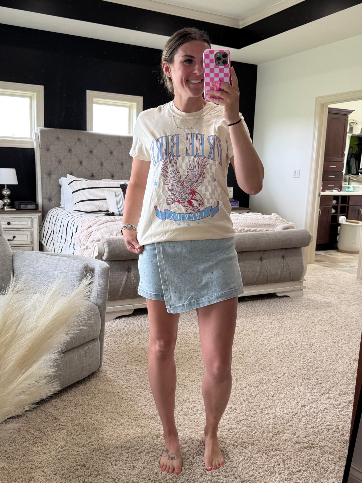 Free Bird festive tee & cute skirt 😍

#LTKStyleTip #LTKMidsize #LTKSeasonal